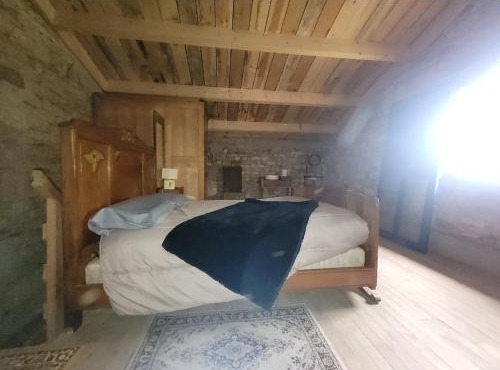 Nuit insolite, chambre au dessus d'une étable
