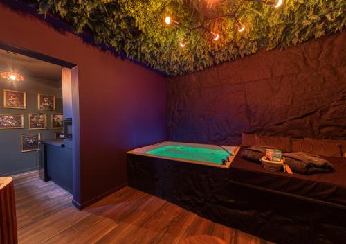 Nuit romantique avec Jacuzzi Privatif - Expérience Immersive - 30min de Paris