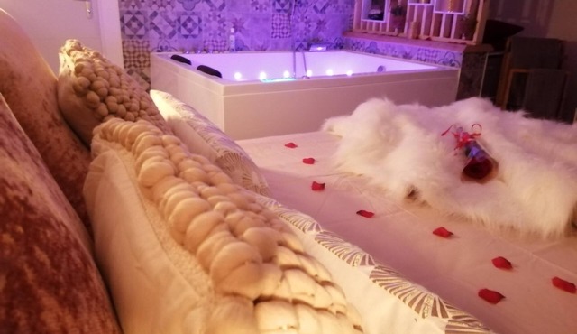 Nuit Romantique, Champagne, Spa-balnéo, Petit dej