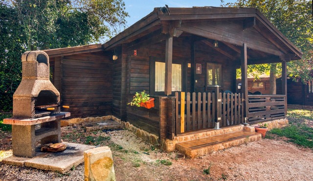 Null 'Entre Viejos Olivos 3' with Mountain View, Shared Pool and Air Conditioning