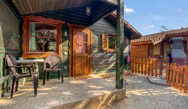 Null 'Entre Viejos Olivos 9' with Mountain View, Shared Pool and Air Conditioning