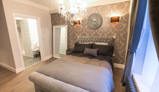 Number 10 The Abbey - The City Apartment