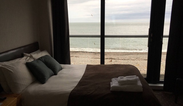 Number 44 Hotel & Bar