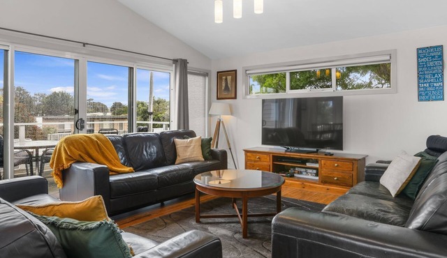 Number 6 @ The Bay - Fantastic Spot