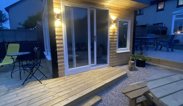 Number Fifty Six Fully renovated modern holiday home accommodate up to 5 guests