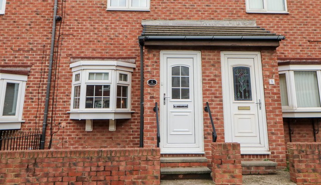 NUMBER FOUR, pet friendly, character holiday cottage in South Shields