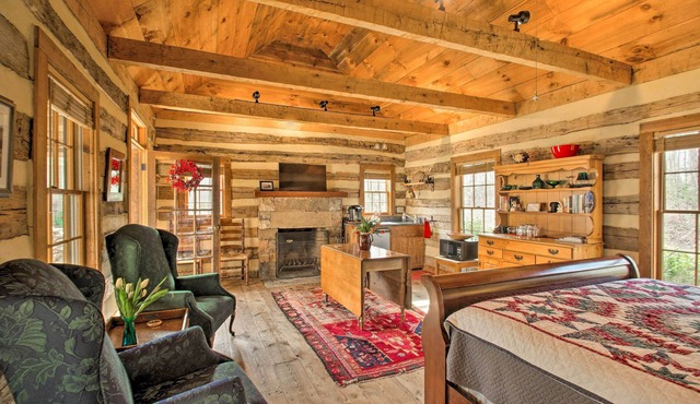 Numerous On-Site Trails: Earlysville Wooded Cabin