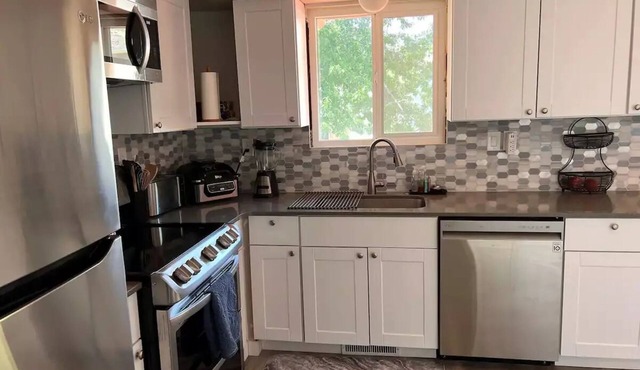 Nuna's Cozy Casetta in Farmington