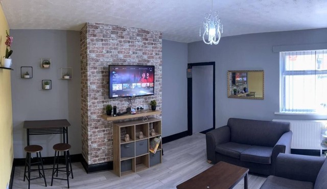 Nuns Moor apartment, fully equipped kitchen and free parking