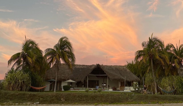 nVilla Lumina, Puerto Escondido- Private Oceanfront Villa with Pool