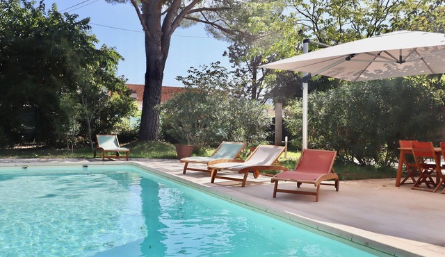 nVilla Pin Parasol ideal for your holidays with swimming pool for 10 people.