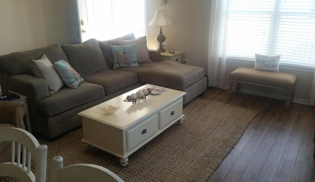 NW411 East 4th Avenue, Unit B