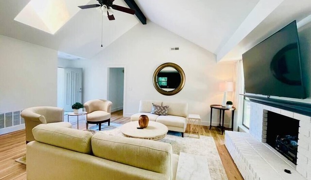 NWA Retreat by Scull Creek. Centrally located