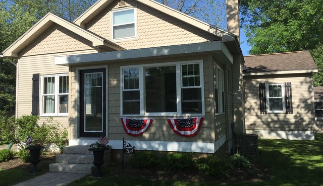 nWalk to Everything/Large Fenced Yard/Enclosed Front Porch/Central Air