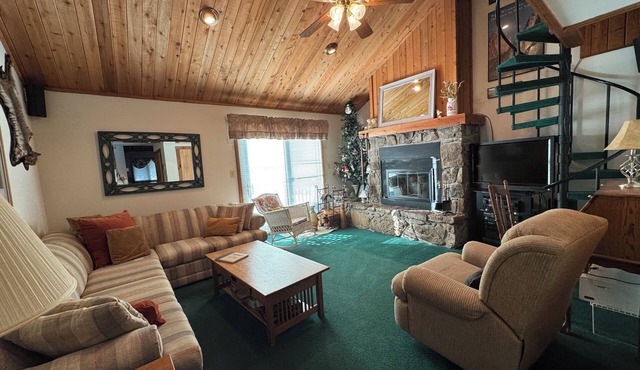 NWB3-New/Updated condo!