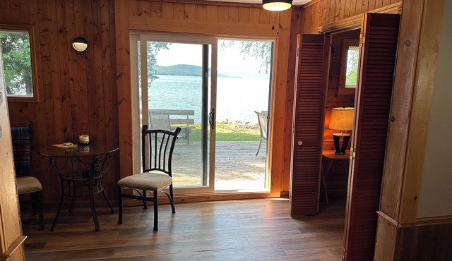 nWeekly rental, cozy rustic cottage to rent on the shores of Lake Superior