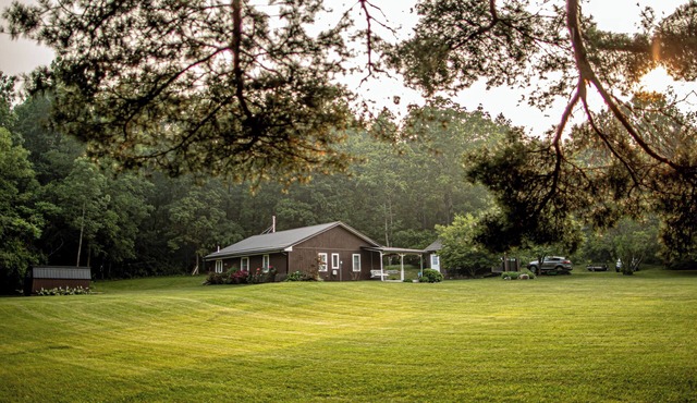 NY Finger Lakes Country House Garden Big Private Yard on Wine Trail full kitchen