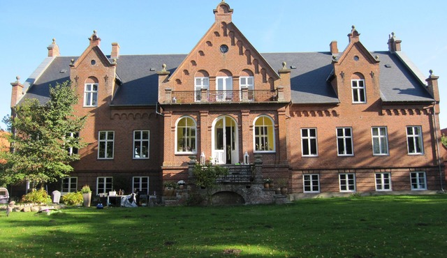 Ny Kirstineberg Gods Bed & Breakfast