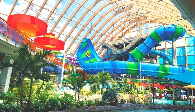NY’s Largest Indoor Waterpark awaits! Generous Accommodation w/Patio! Pools!