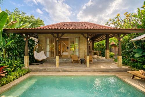 Nyaman Villa 2 - Elegant Hideaway with Terrace and Pool