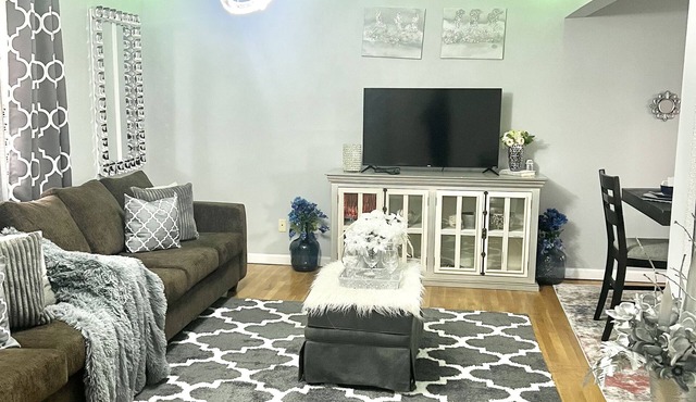 NYC DIAMOND BRONX 2bedrooms, 2bathrooms, 3beds