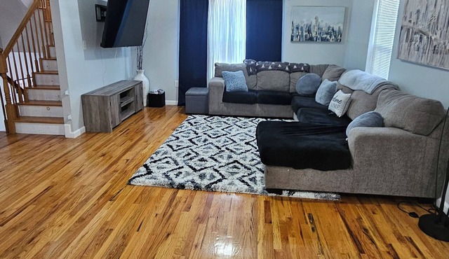 NYC-EWR-Downtown Newark Commuter Retreat