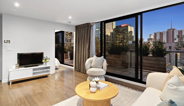 NYC Rooftop Penthouse Apartment in Melbournes Paris end