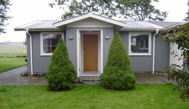 Nykøbing Mors. Pleasant 70m2 wooden cottage situated on 300m2 yard.