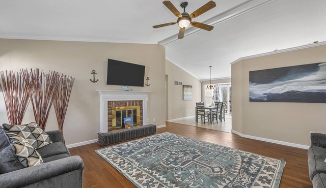 O'Fallon Edge Oasis- 4bd/3bt, Wooded Backyard, Office, Great Family Getaway