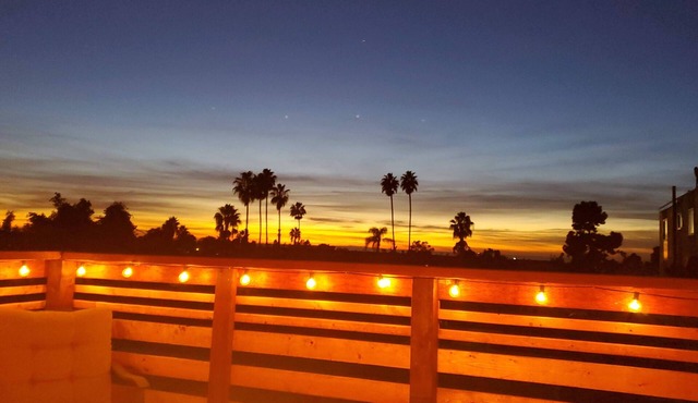 O'Side Playa Beach Bungalow home's Vacation Studio 1 mile east of Oceanside Pier
