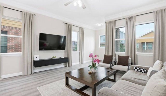 O26A Single Story 2BR Townhome with King Beds and Fenced Yard