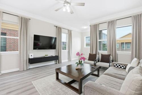 O26A Single Story 2BR Townhome King Beds Pet Friendly Houston