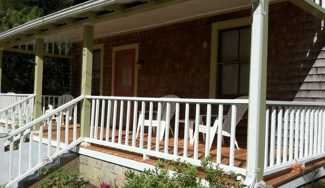 Oak Bluffs Cottage - A Short Walk to the Beach!