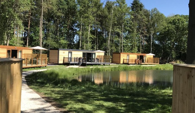 Oak Boutique Lodge includes hot tub air con & dog