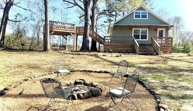 Oak Cabin @ Little River Hideout - Two Story Cabin w/Huge Deck Overlooking River