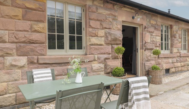 OAK COTTAGE - FOLD YARDS, character holiday cottage in Alderwasley