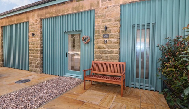 OAK COTTAGE, pet friendly in Bolsterstone/Ewden Village