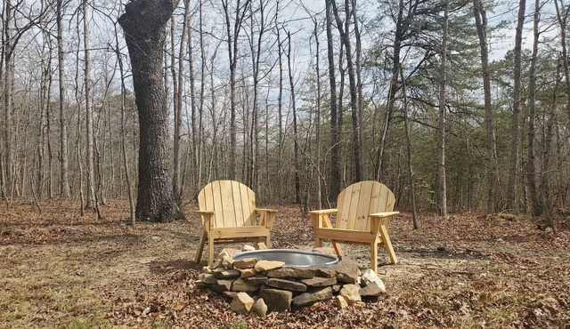 Oak-dog friendly, homestead w/livestock, quiet, relaxing, hiking, near Caverns