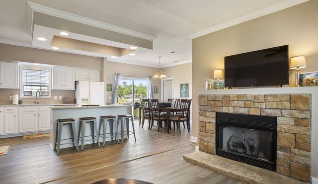 Oak Gardens home with Stunning Gulf Views