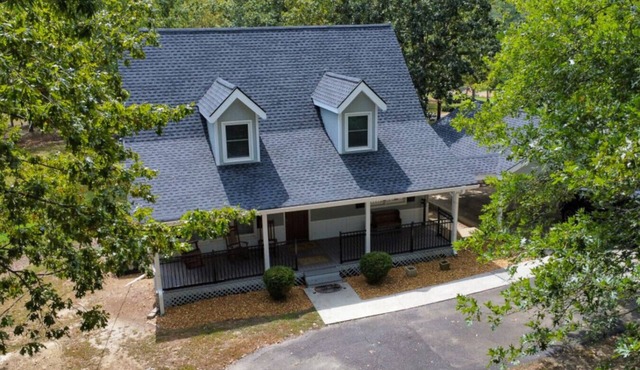 Oak Grove Cottage on Weiss Lake