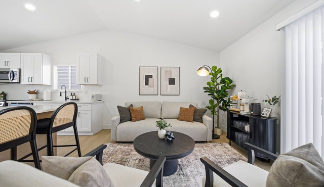 Oak Haus Bright Modern Stay