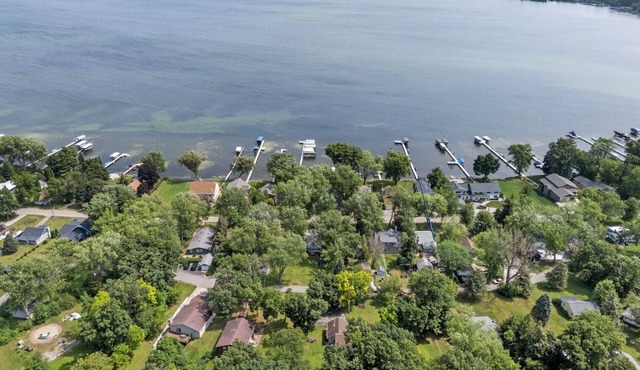 Oak Haven Retreat, Oak Haven Retreat - Charming Green Lake Property