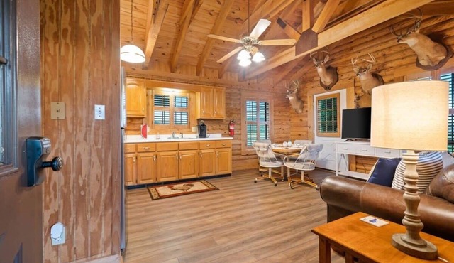 Oak Hill Cabin | Cozy Retreat Near Lake Cumberland