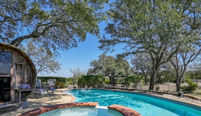 `Oak Hollow`- 40 Acre Country Escape w/Pool, Sauna, Pet-Friendly!