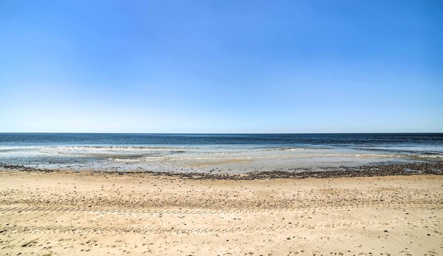 Oak Island Home w/Fenced Yard, Walk to Long Beach