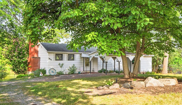 Oak Orchard Creek Cottage Close to Lakes and Nature & Major Cities