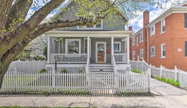 Oak Park Home w/Grill - 5 Mi to Garfield Park!