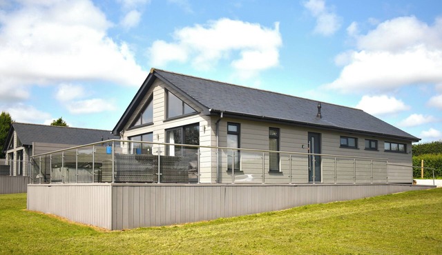 Oak Park Two - UK50063