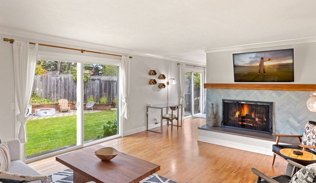 Oak Place Too: Beautiful Updated 4 bedroom 3 1/2 Bath in Carmel