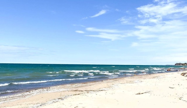 Oak Point Oasis w/short walk to Lake Huron beach